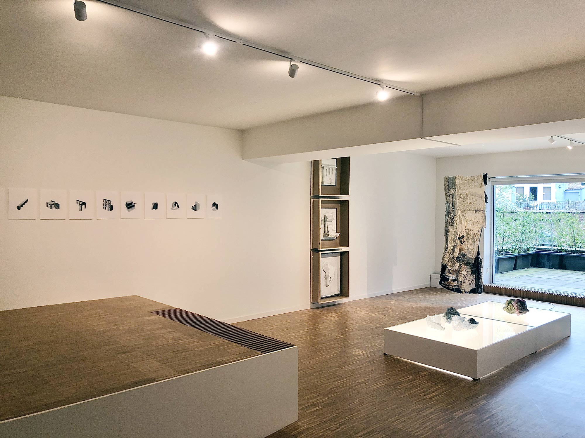 mattia listowski galerie stephanie jaax exposition duo show cyril bihain hors les ruines sculpture peinture dessin photographie installation bruxelles 2024