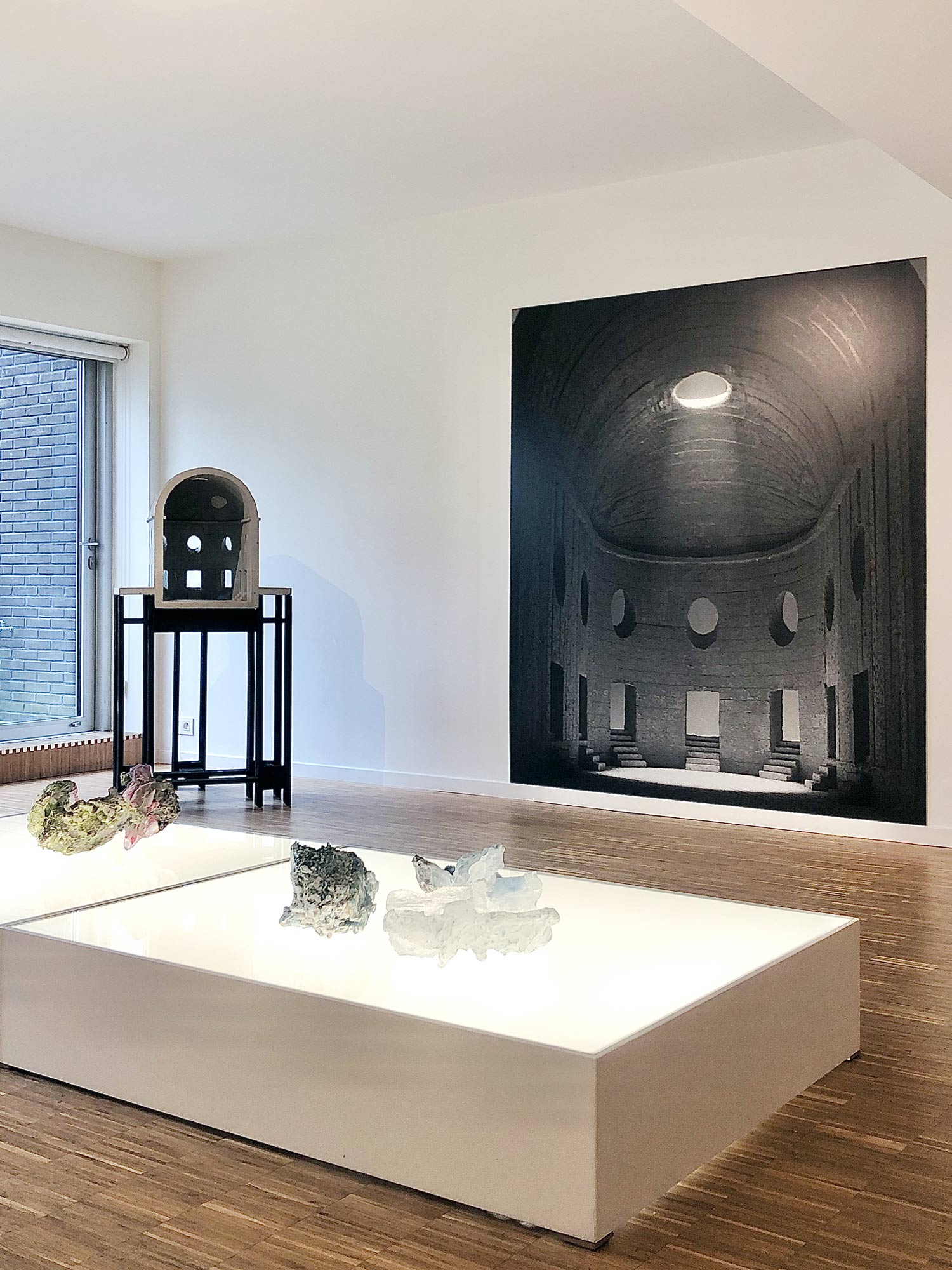 mattia listowski galerie stephanie jaax exposition duo show cyril bihain hors les ruines sculpture peinture dessin photographie installation bruxelles 2024