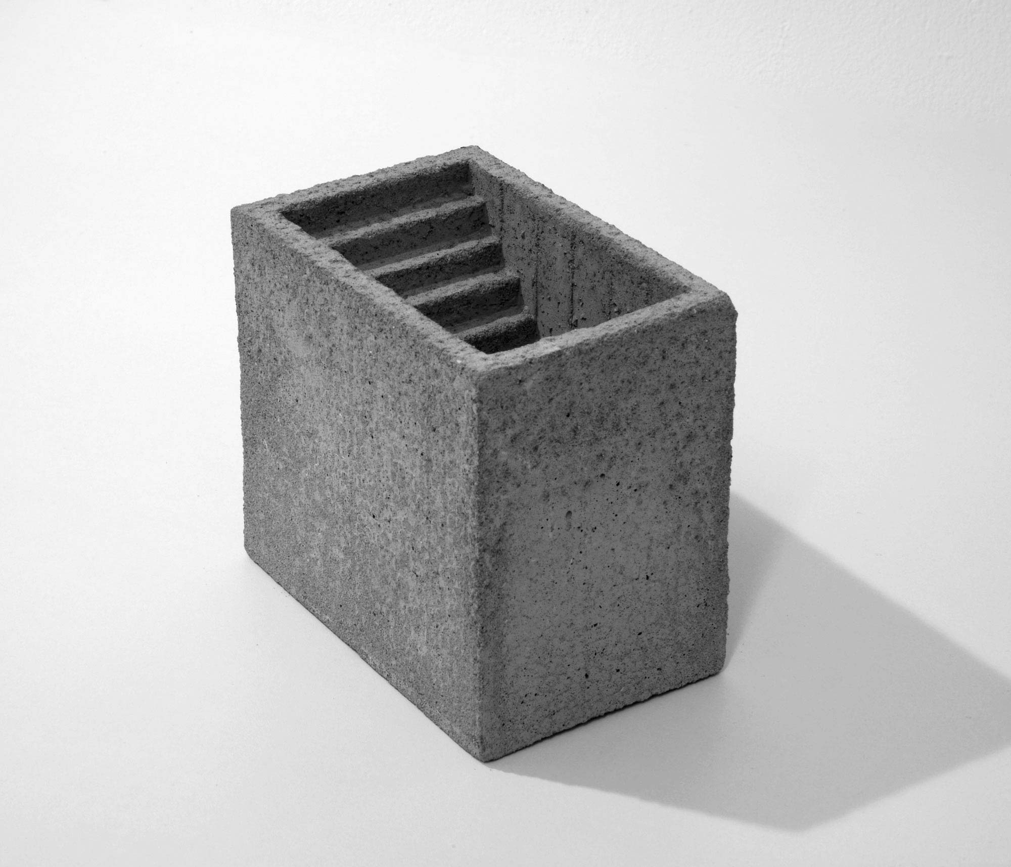 mattia listowski art design objet décoration sculpture béton moulage micro architecture maquette escalier couloir édition limitée numérotée signée paris bruxelles 2019