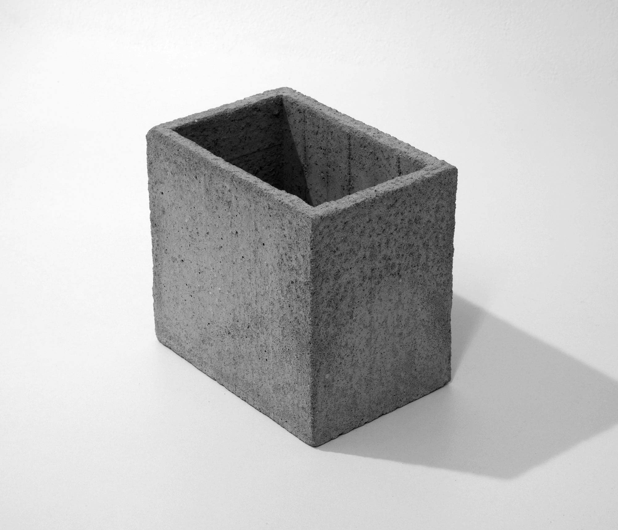 mattia listowski art design objet décoration sculpture béton moulage micro architecture maquette escalier couloir édition limitée numérotée signée paris bruxelles 2019