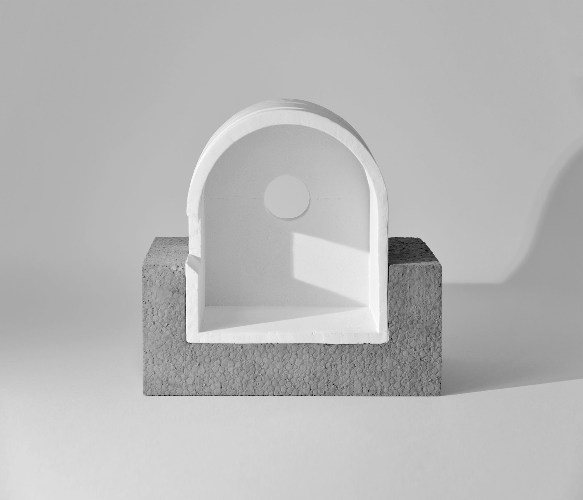 mattia listowski art design objet décoration sculpture béton plâtre moulage micro architecture maquette chapelle édition limitée numérotée signée paris bruxelles 2025