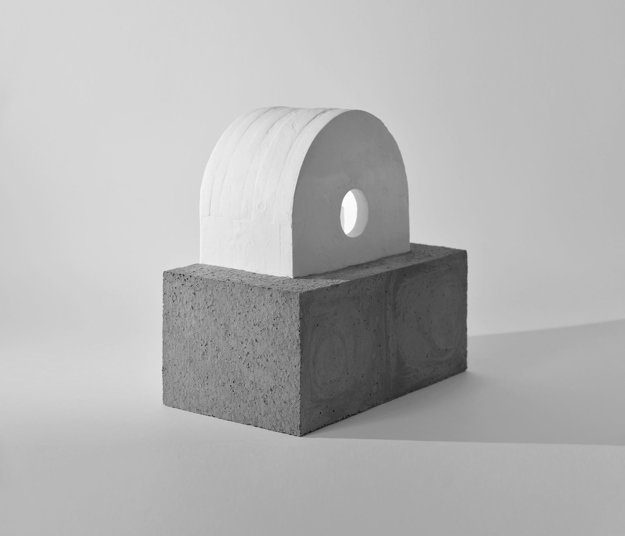 mattia listowski art design objet décoration sculpture béton plâtre moulage micro architecture maquette chapelle édition limitée numérotée signée paris bruxelles 2025