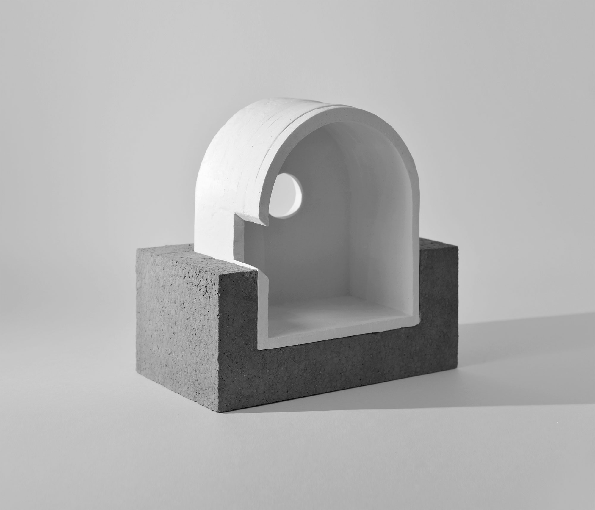 mattia listowski art design objet décoration sculpture béton plâtre moulage micro architecture maquette chapelle édition limitée numérotée signée paris bruxelles 2025