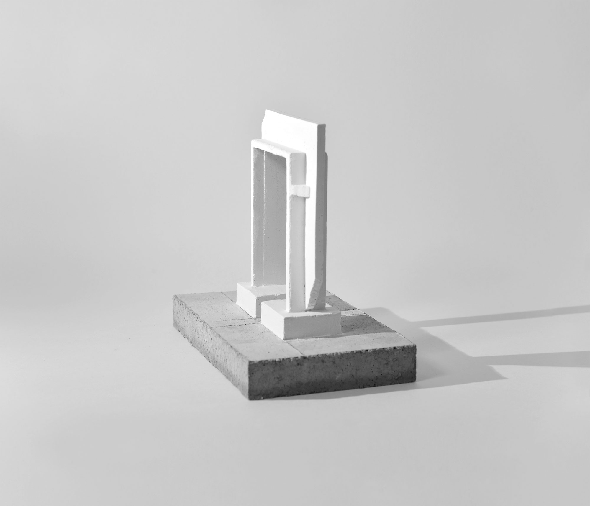 mattia listowski art design objet décoration sculpture béton plâtre moulage micro architecture maquette porte de naxos édition limitée numérotée signée paris bruxelles 2025