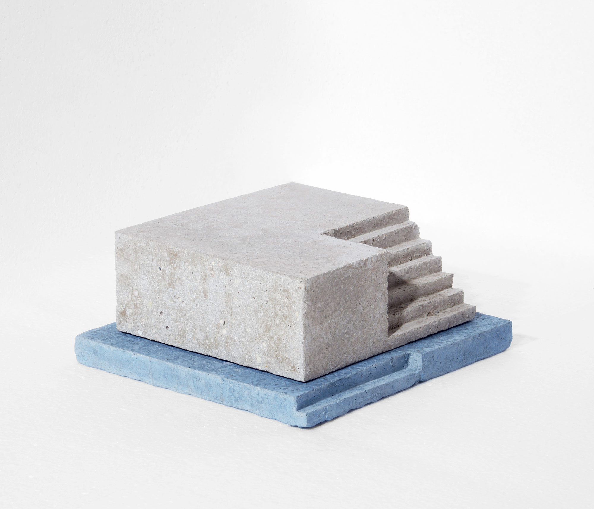 mattia listowski art design objet décoration sculpture béton moulage micro architecture maquette ruine diorama escalier estrade droite édition limitée numérotée signée paris bruxelles 2022