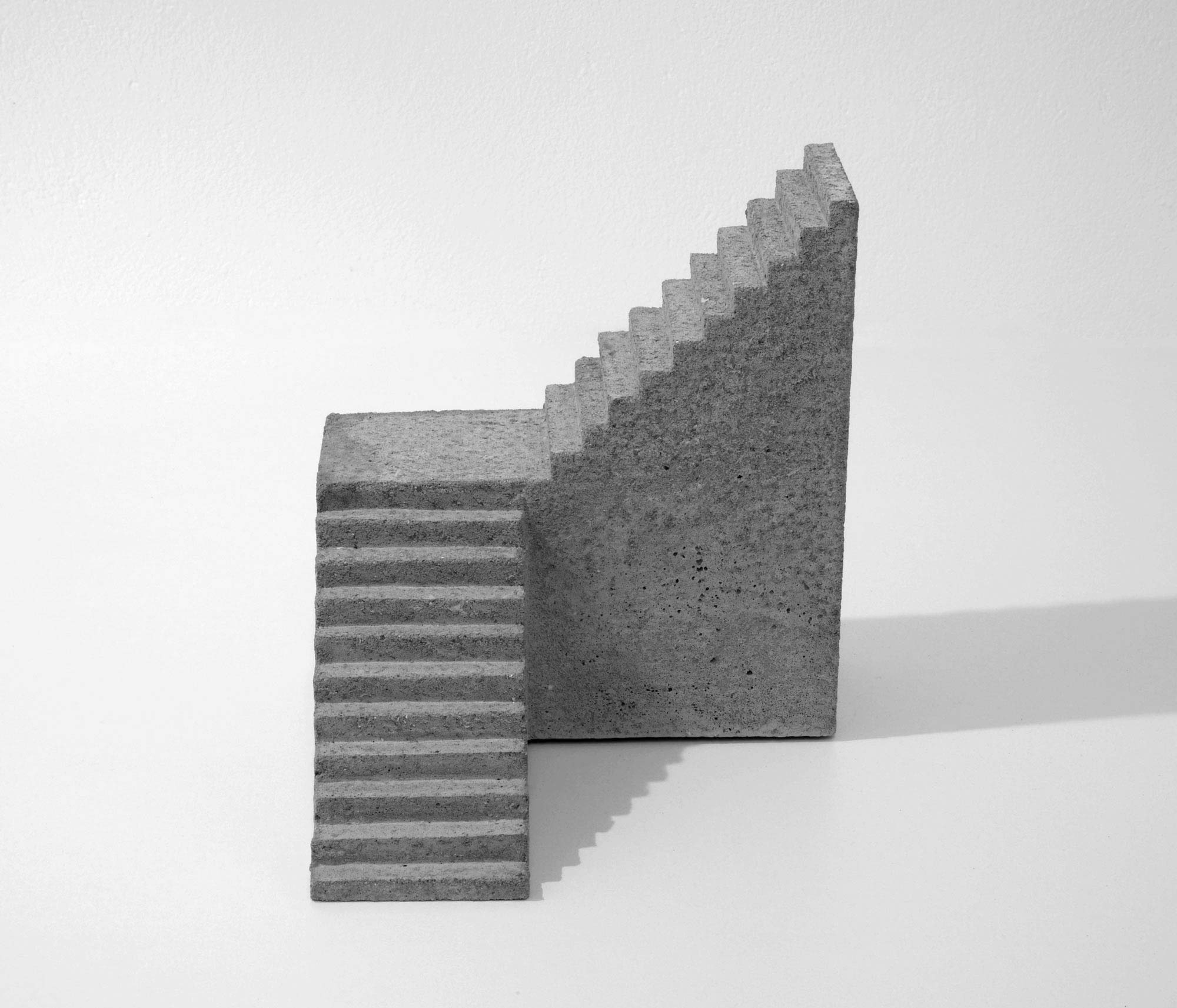 mattia listowski art design objet décoration sculpture béton moulage micro architecture maquette escalier double droite édition limitée numérotée signée paris bruxelles 2019