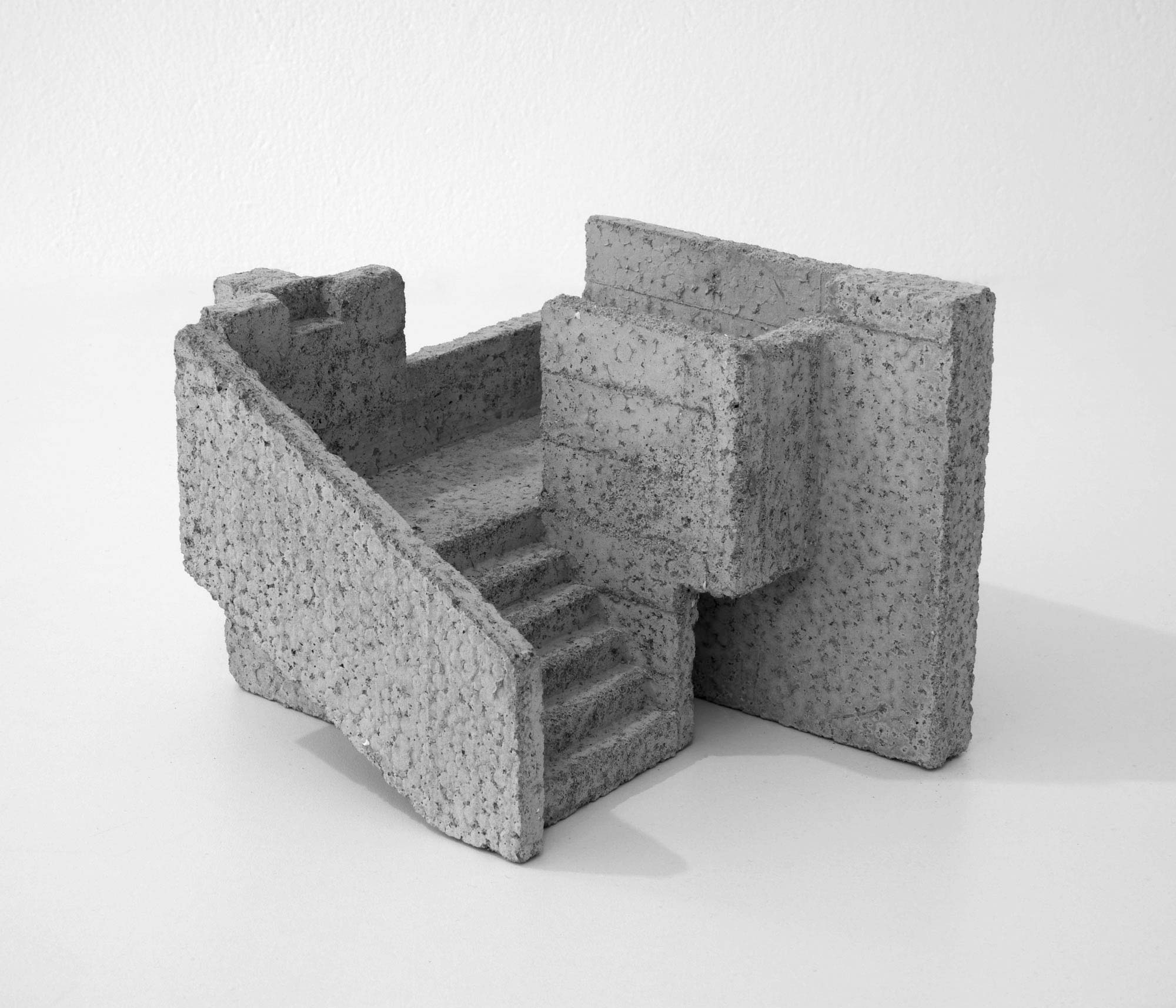 mattia listowski art design objet décoration sculpture béton moulage micro architecture maquette escalier droite droite édition limitée numérotée signée paris bruxelles 2021