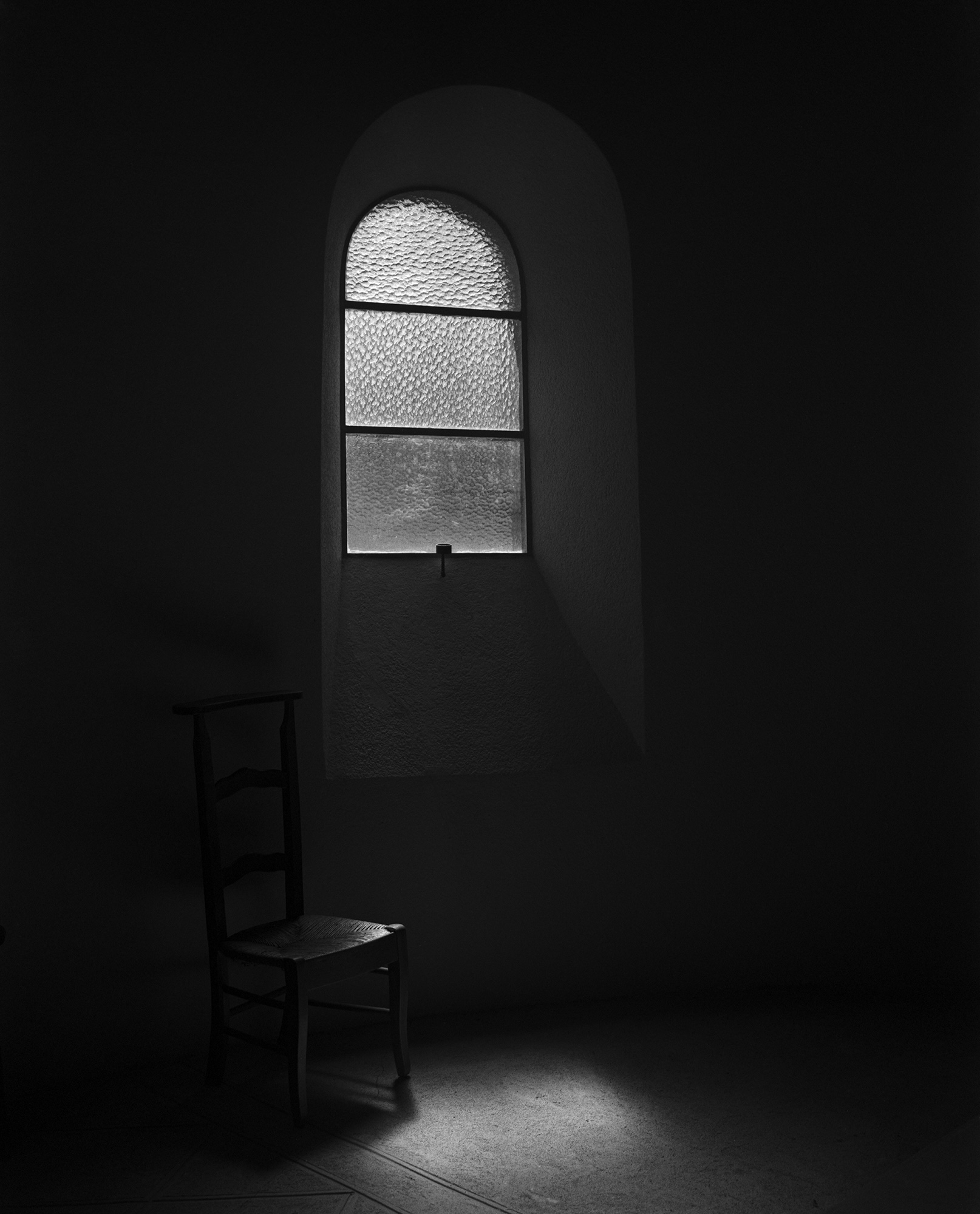 mattia listowski art décoration romantisme photographie noir et blanc chambre moyen format tirage argentique évènement chapelle source miraculeuse saint-agrève france édition limitée numérotée signée paris bruxelles 2025