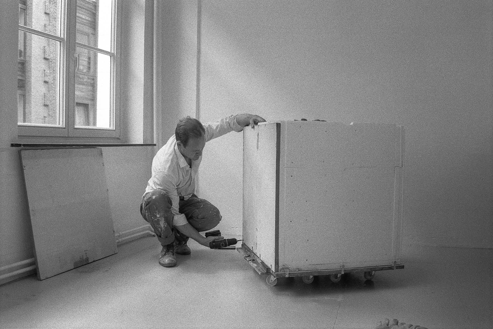 mattia listowski contact informations portrait atelier sculpture béton memento II bruxelles 2023