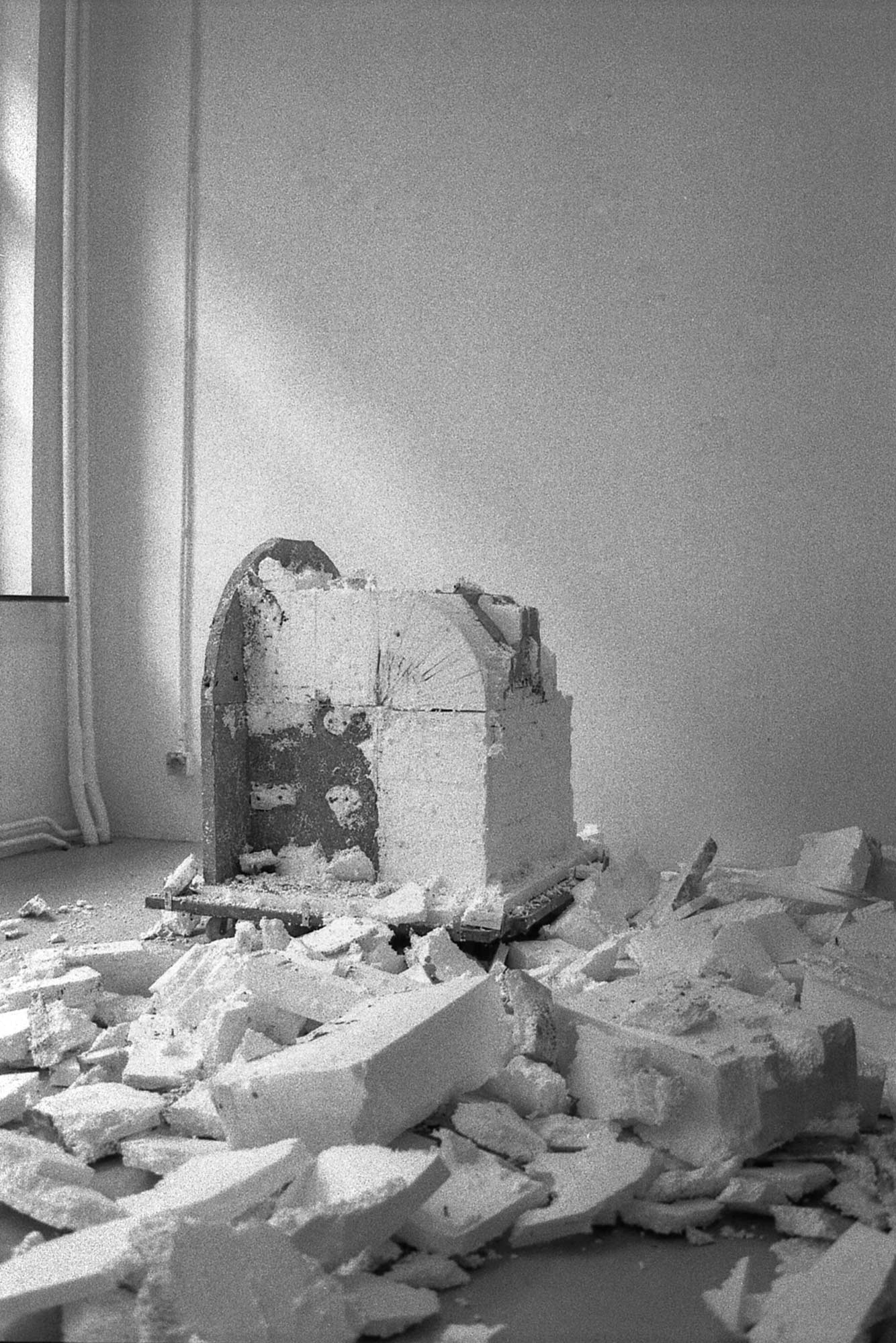 mattia listowski contact informations portrait atelier sculpture béton memento II bruxelles 2023