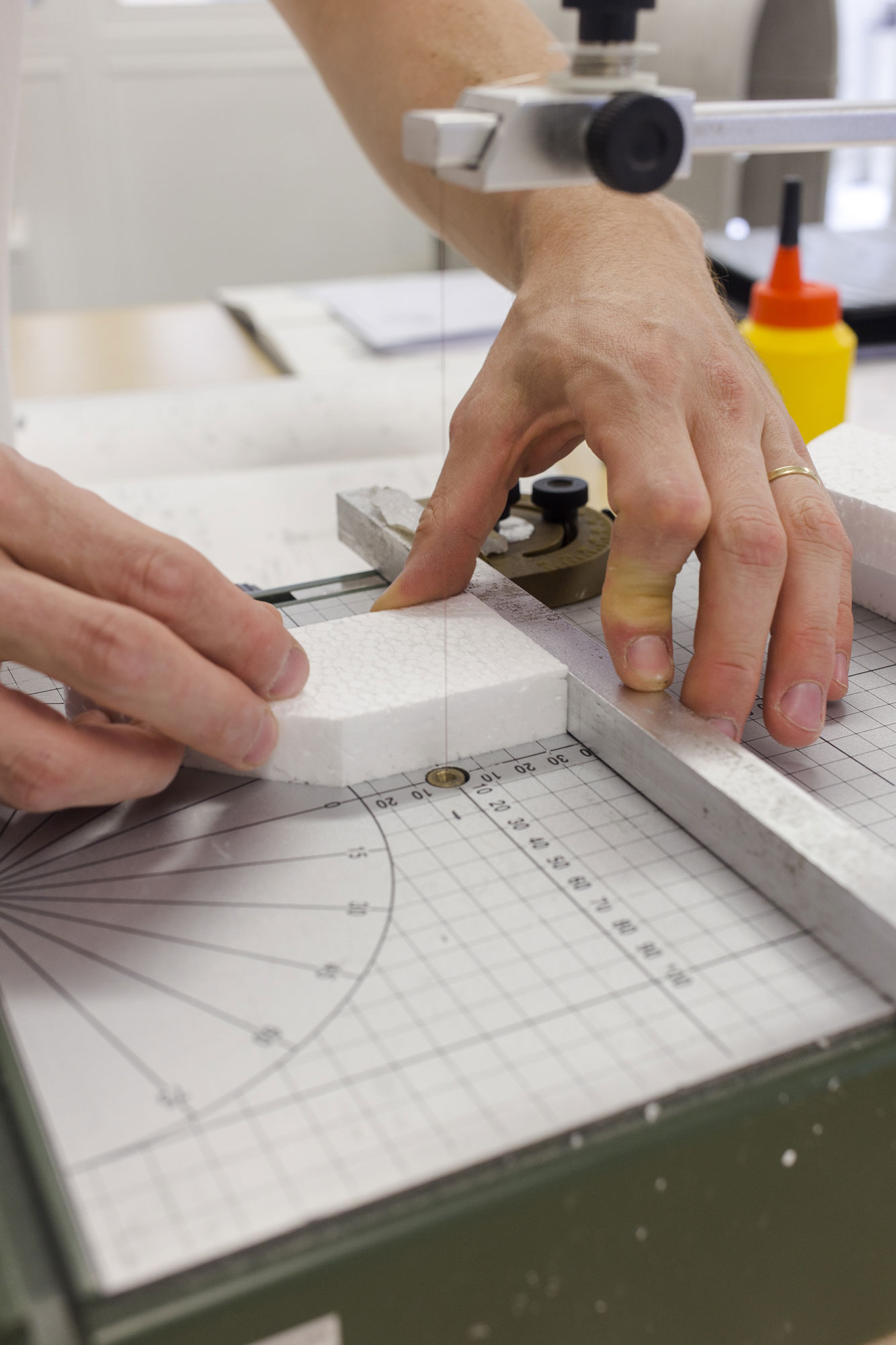 mattia listowski contact informations portrait atelier sculpture découpe moule bruxelles 2023