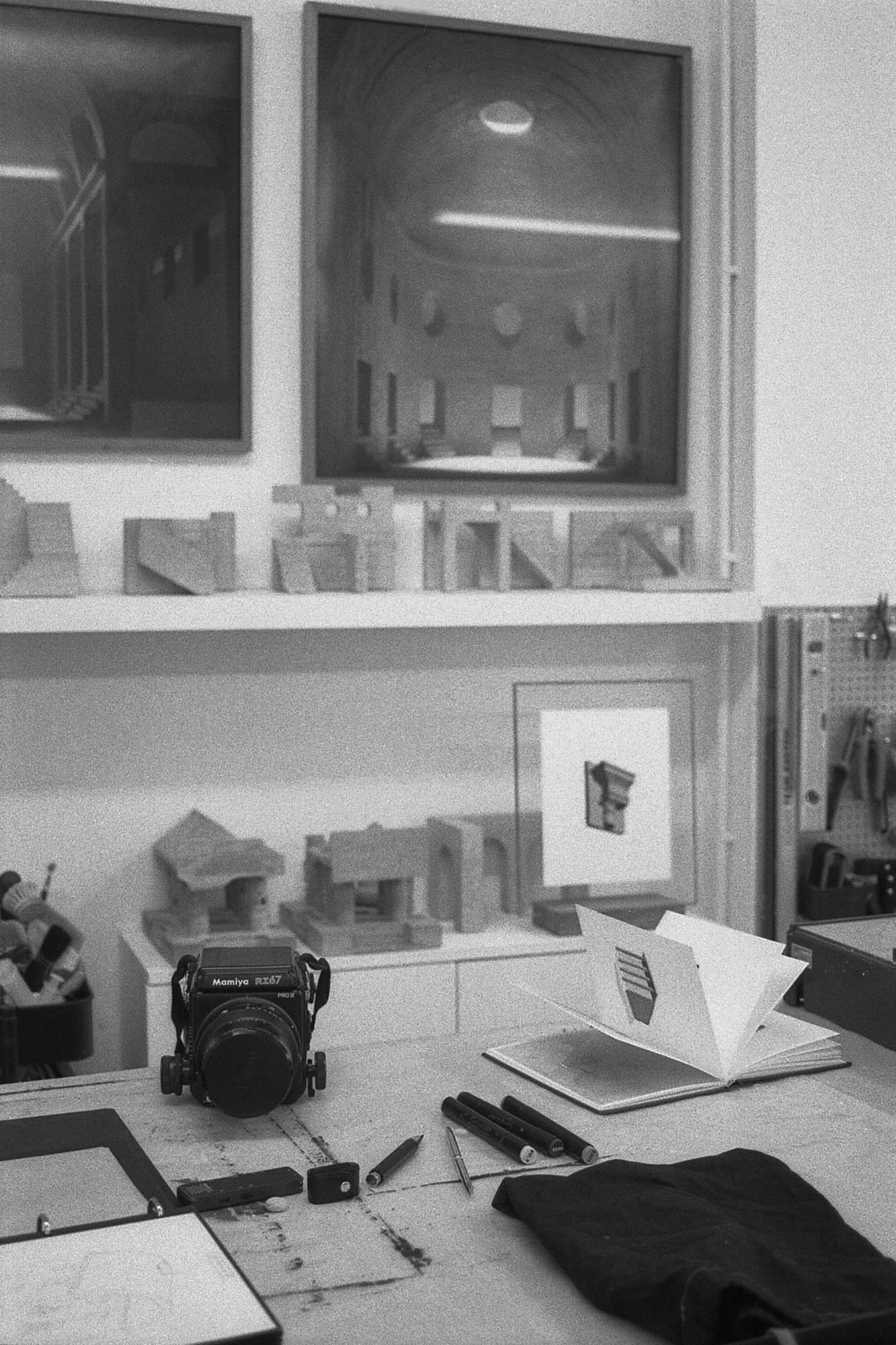 mattia listowski contact informations portrait atelier sculpture peinture dessin photographie bruxelles 2023